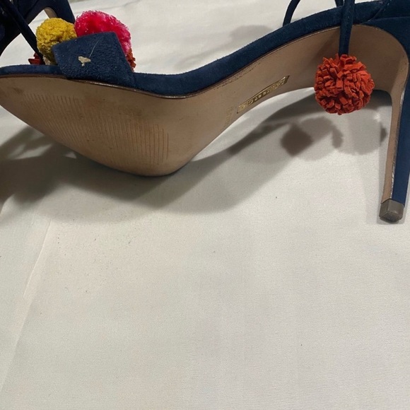 Louise et Cie Size 6.5 Adorable Pom Pom Sandal! Cutest sandals ever!! - Picture 7 of 10